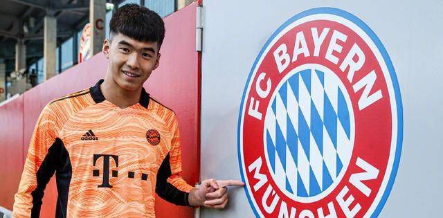据Foot Mercato记者Santi Aouna报道，切尔西计划在冬窗补强多个位置。